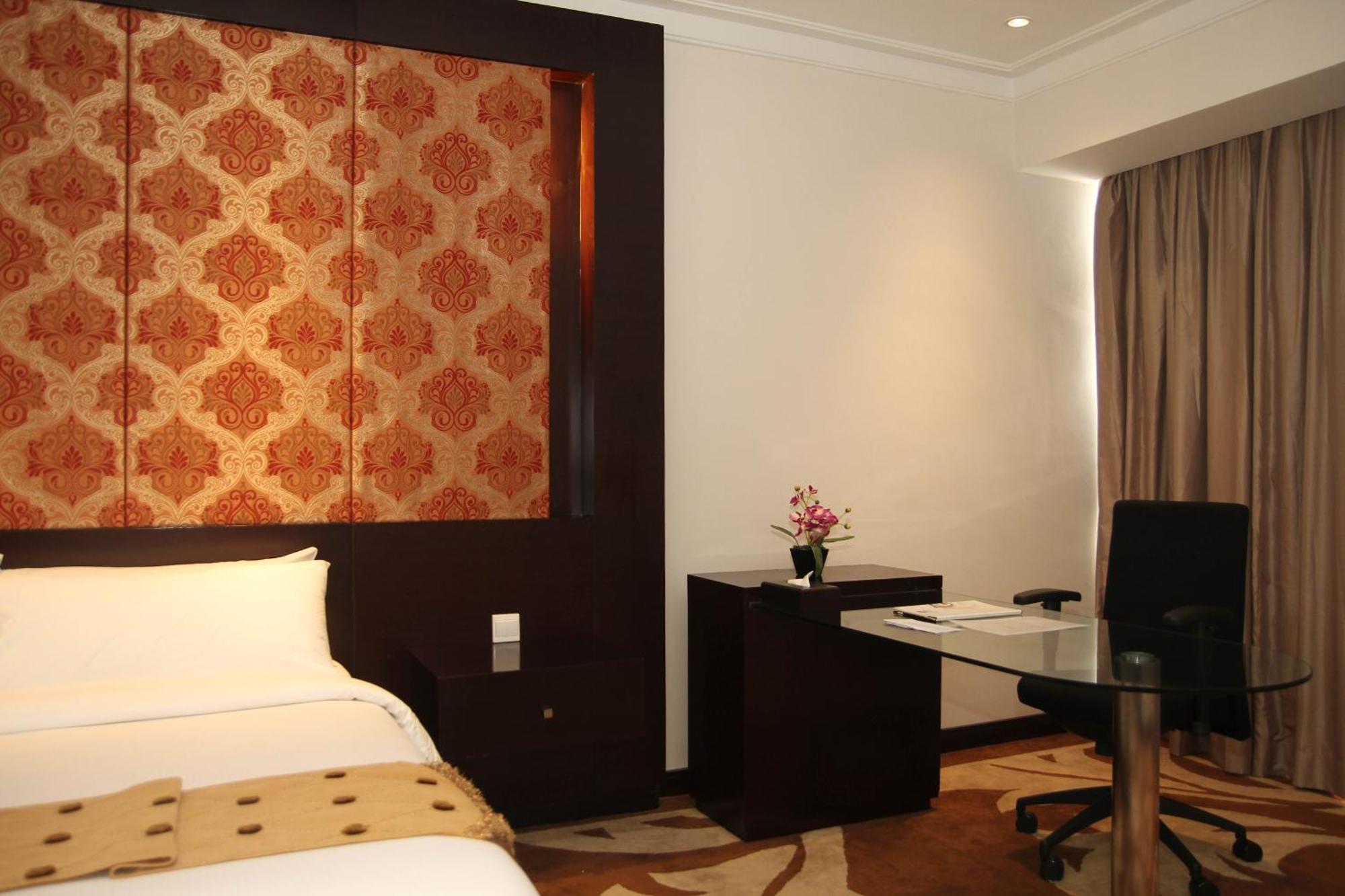Premier Basko Hotel Паданг Екстериор снимка