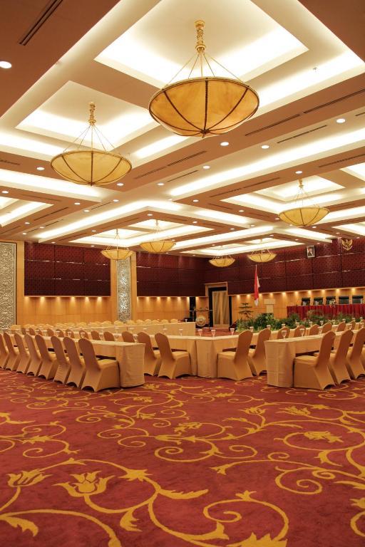 Premier Basko Hotel Паданг Екстериор снимка