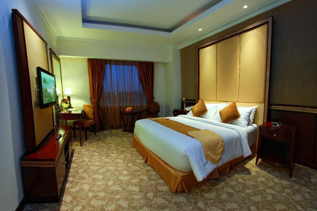 Premier Basko Hotel Паданг Стая снимка