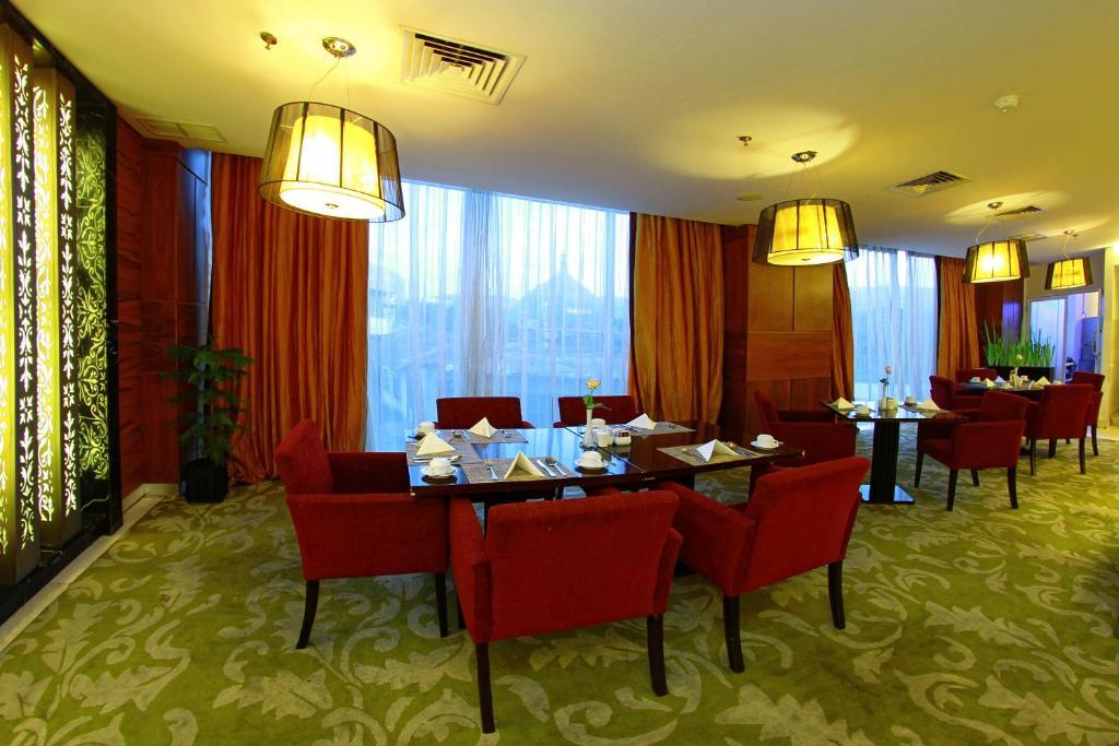 Premier Basko Hotel Паданг Екстериор снимка
